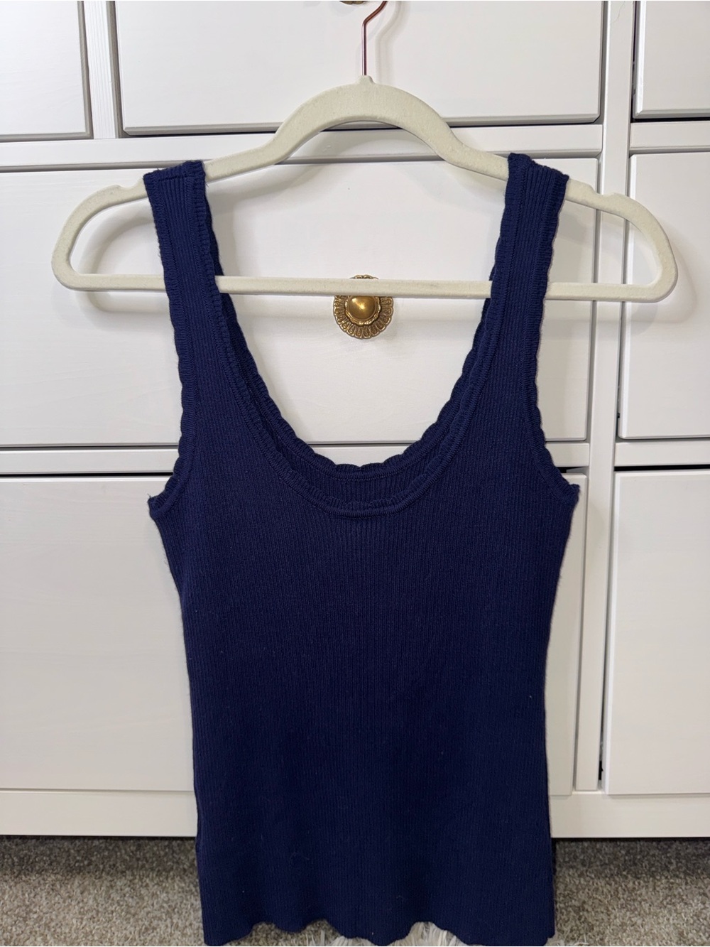 Tankaneo Women’s Navy Ribbed V-Neck Scallop-Trim Tank Top - Picture 5 of 5